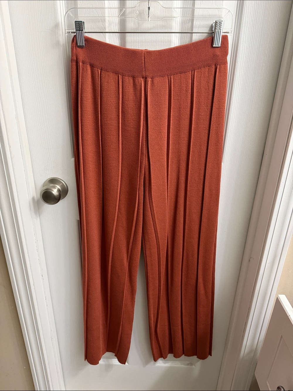 Sleeveless Knit Top and Pleated Wide-Leg Pants Set - Rust - Picture 4 of 4